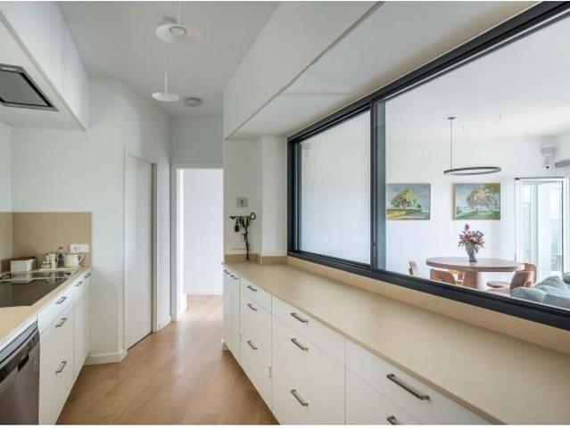 Vivienda premium reformada en Manuel Siurot, diseño, confort y altas calidades