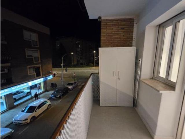 VIVIENDA RECIÉN REFORMADA FRENTE A LA FACULTAD DE DERECHO · ESPECIAL ESTUDIANTES