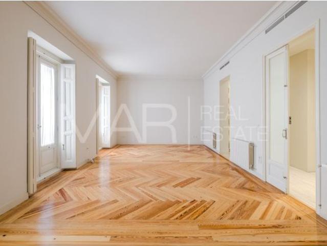 Vivienda reformada con carácter en Chamberí
