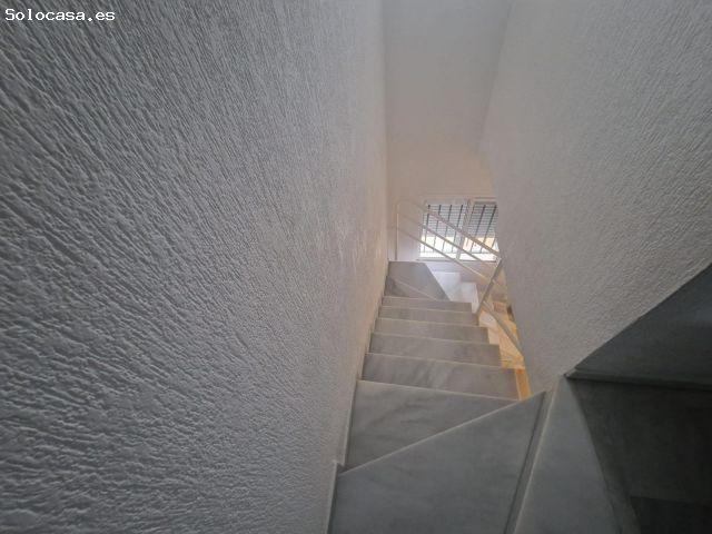 Vivienda reformada con patio, terrazas y placas solares en Zona Este