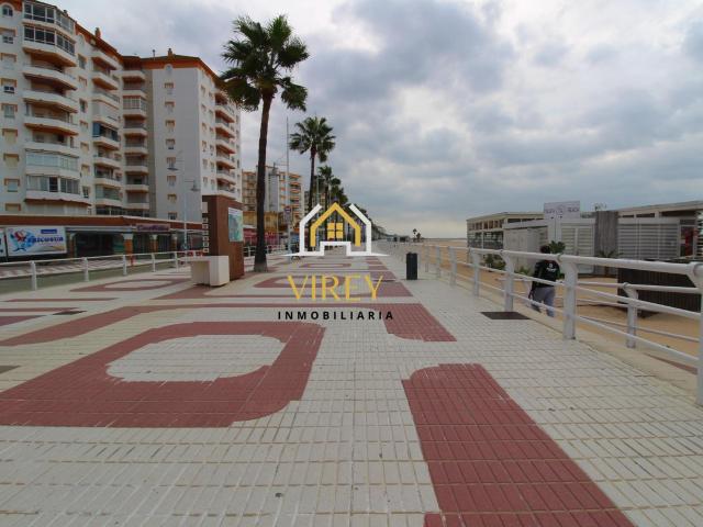 VIVIENDA REFORMADA CON PISCINA, GARAJE Y TERRAZA CON VISTAS · URBANIZACIÓN GÉMINIS · VALDELAGRANA* EL PUERTO DE SANTA MARIA