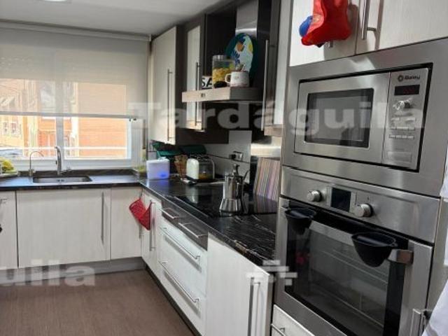VIVIENDA REFORMADA AL LADO DE LA AVENIDA COMUNEROS
