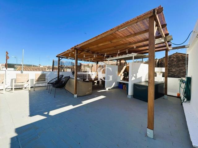 Vivienda reformada de 356 m² con terraza, garaje para 4 coch. 356m² Bétera