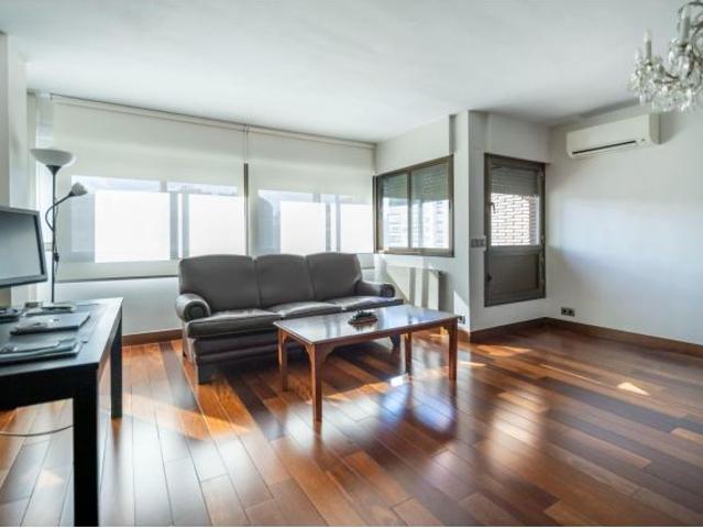 VIVIENDA REFORMADA EN CALLE DOCTRINOS, CON GARAJE Y TRASTERO
