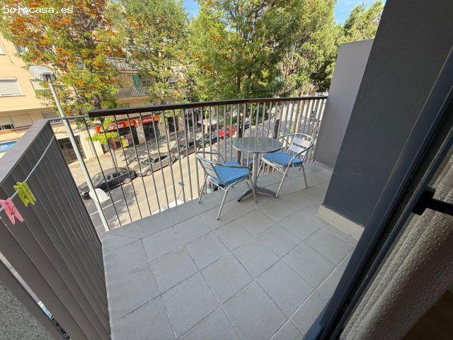Vivienda semi nueva del 2020, ascensor y balcón