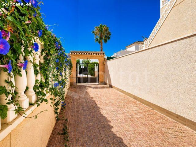 Vivienda semi adosada tipo quad a la venta en Los Altos, Torrevieja