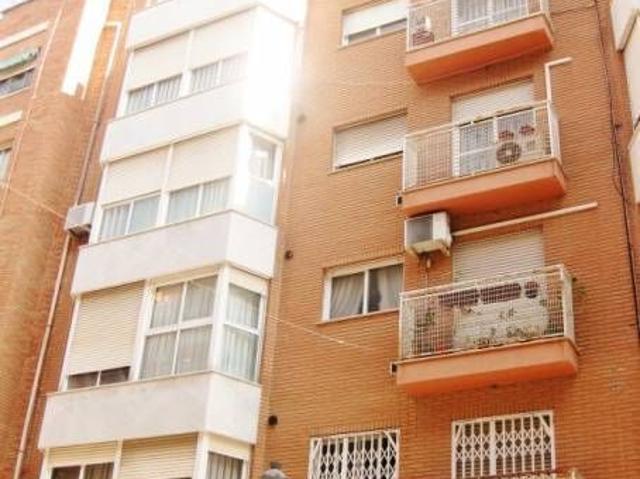 Vivienda seminueva de 3 habitaciones cercana a Politécnico y Facultades