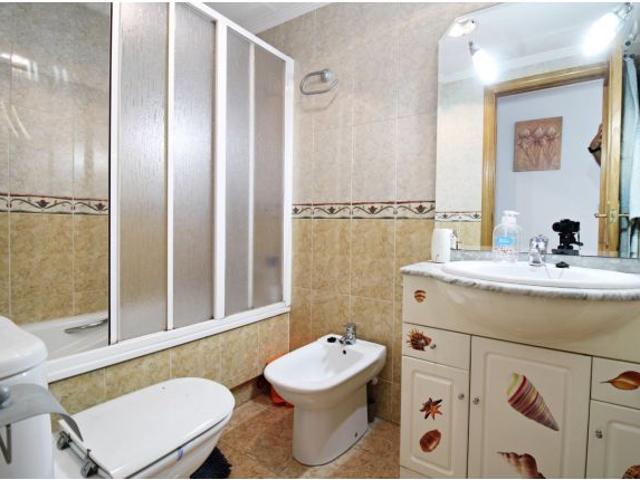 VIVIENDA SEMINUEVA, JUNTO CENTRO COMERCIAL ALJUB, EXTERIOR, VISTAS DESPEJADAS Y CON PLAZA DE GARAJ