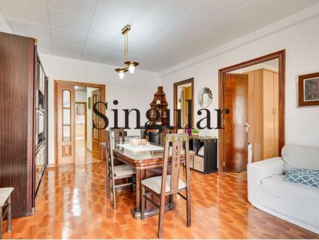 Vivienda señorial con 7 balcones exteriores en pleno corazón del Barrio Gótico