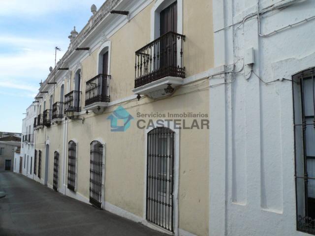 Vivienda Señorial en Calle Nueva Higuera de Vargas