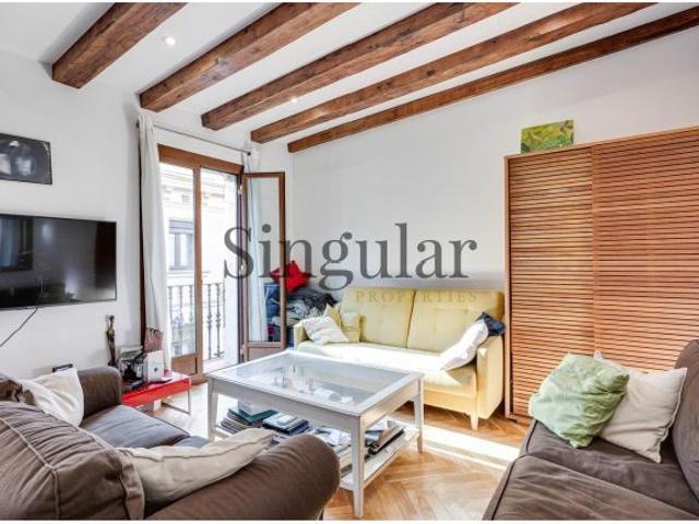 Vivienda singular en finca catalogada en el corazón de Ciutat Vella