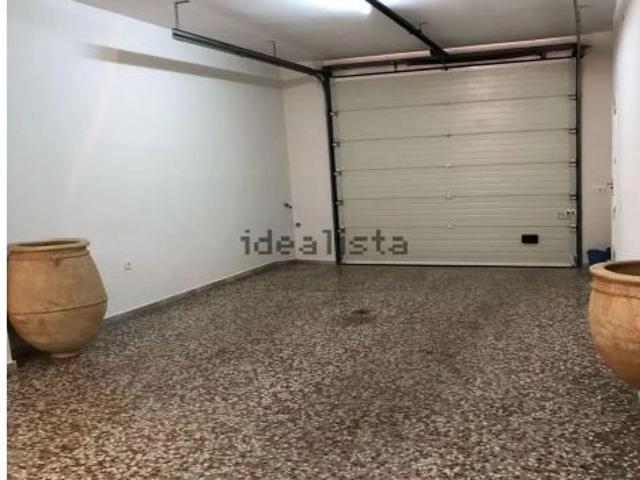 VIVIENDA SOBRE ALMACÉN