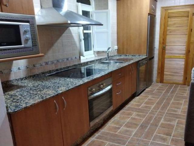Vivienda solo de temporada escolar, 2 dormitorios, centro