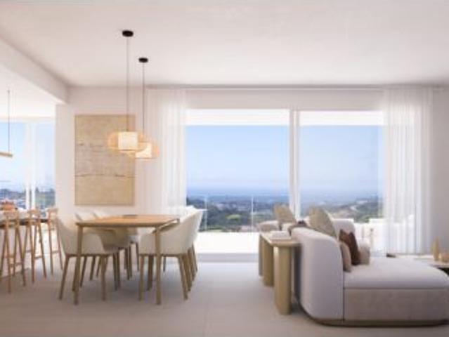 Viviendas modernas con vistas al golf y al mar en Estepona