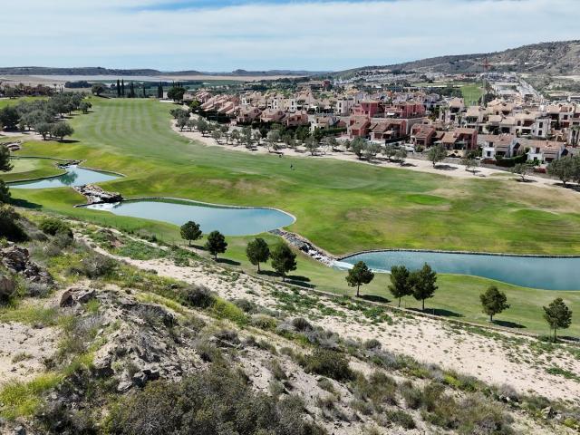 Viviendas unifamiliares y pareadas en primera línea del pres. 199m² Lomas de la Juliana