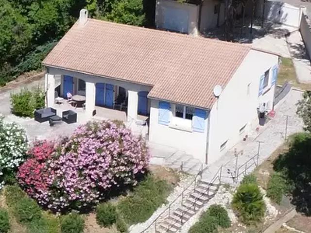 Viviers 07220 Achat / Vente maison 6 pièces t6 piscine terrasse