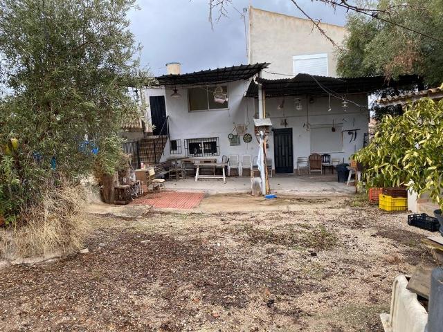 VIVIVENDA A REFORMAR CON PISCINA Y TERRENO EN EL ROMERAL