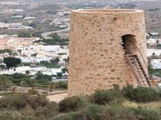 VIVIVENDA UNIFAMILIAR ADOSADA OCUPADA POR PERSONA SIN JUSTO TÍTULO ESTE INMUEBLE DEBIDO A SU ESTADO