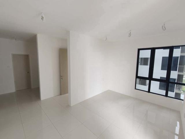 Vivo Executive Apartment Batu kawan 830sf Corner Lot 2 Car Park