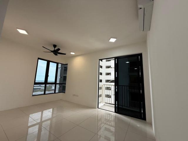 Vivo Executive Apartment high floor 830sf Batu kawan seaview