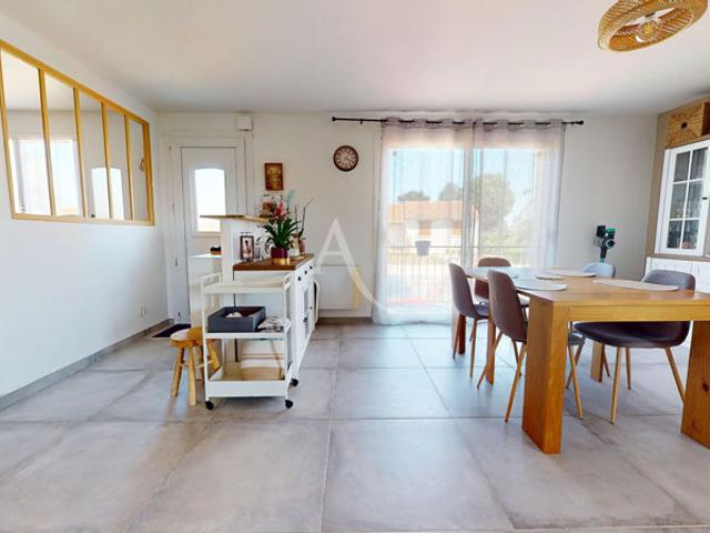 VIVONNE 3 CHAMBRES JARDIN GARAGE CAVE