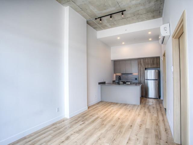 VIVRE 1 1 Bedroom Apartment for Rent at 439 Av Thérèse Lavoie Roux, Montréal, QC H2V 0B1 Outremont
