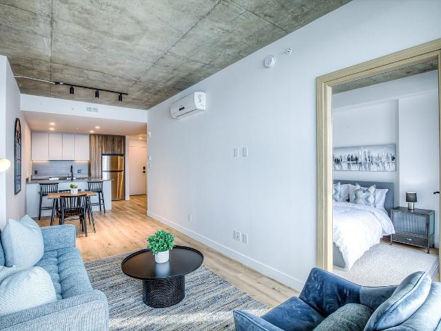 VIVRE 2 1 Bedroom Apartment for Rent at 6500 Rue Hutchison, Montréal, QC H2V 0B9 Outremont