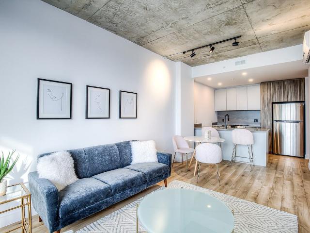 VIVRE 2 1 Bedroom Apartment for Rent at 6500 Rue Hutchison, Montréal, QC H2V 0B9 Outremont