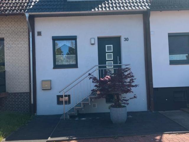 Von an Privat:Kernsaniertes Reihenmittelhaus in Bremen Kattenesch