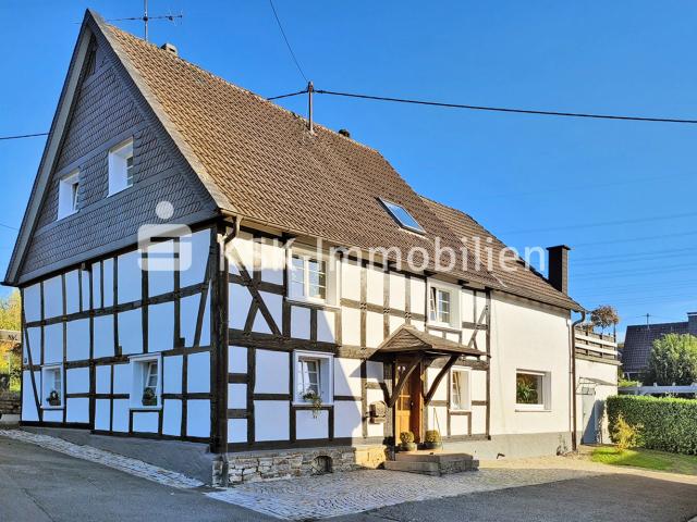 Von Grund auf modernisiertes Bauernhaus mit Einliegerwohnung