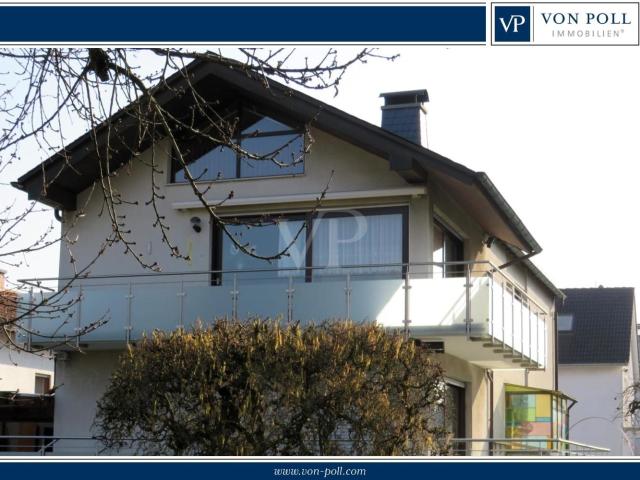 VON POLL BAD HOMBURG: Zweifamilienhaus mit Potential in Feldrandlage