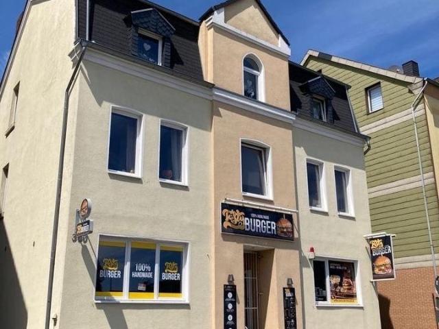 Von Privat: modernisiertes Mehrfamilienhaus Selbstnutzung mögl