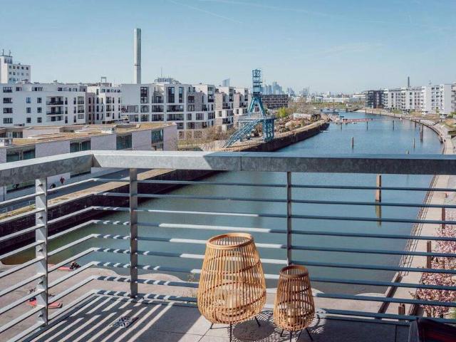 Von privat! Exklusives Wohnen am Wasser mit Skylineblick inkl. Stellplatz