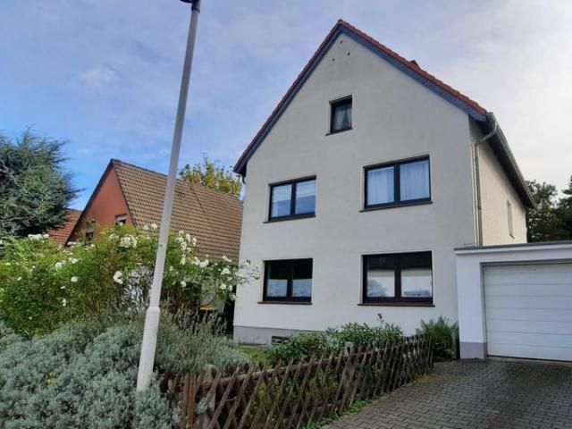 Von privat: Freistehendes 3 Familienhaus mit Garage, ruhige Lage