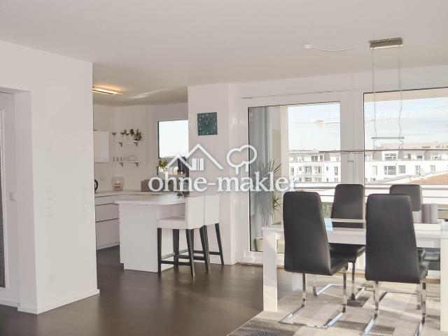 von Privat Penthouseflair, bezugsfrei und neuwertig, sehr hell und tolle Aussicht, Balkon, EBK