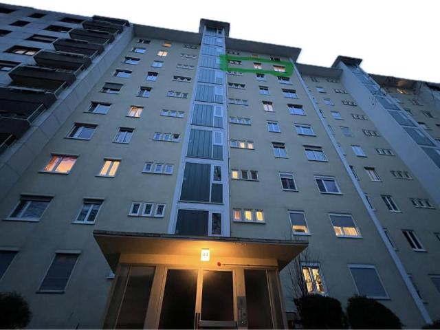 VON PRIVAT! 3,5 Zimmer Wohnung mit Aufzug, Balkon und Garage