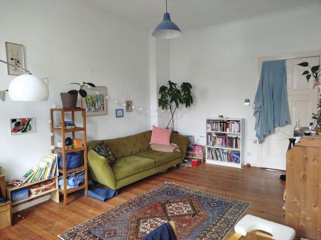 Von Privatverkaüfer Berlin Britz / 2 Zimmer wohnung + Garage