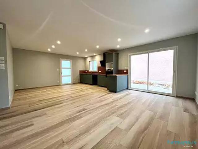 Vonnas 01540 Location maison 4 pièces t4 terrasse parking