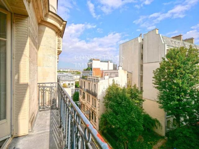 VOIE PRIVÉE ETAGE ÉLEVÉ BALCONS 2 CHAMBRES