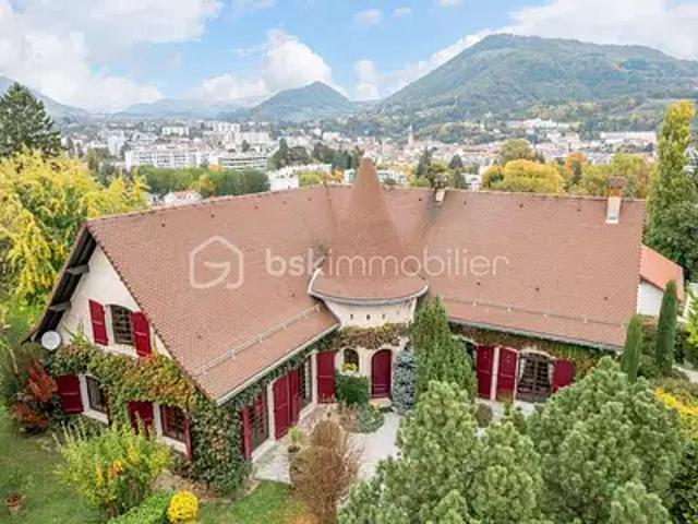 Voiron 38500 Achat / Vente maison 10 pièces t10 piscine terrasse
