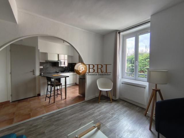 VOIRON, appartement T2bis meublé
