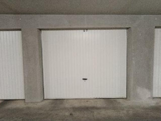 Voiron Location Parking / Garage 38
