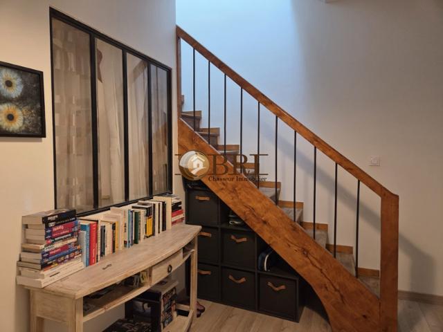 VOIRON T3 bis en Duplex avec grande terrasse
