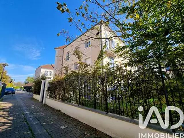 Voisins le Bretonneux 78960 Achat / Vente appartement 1 pièce t1 parking