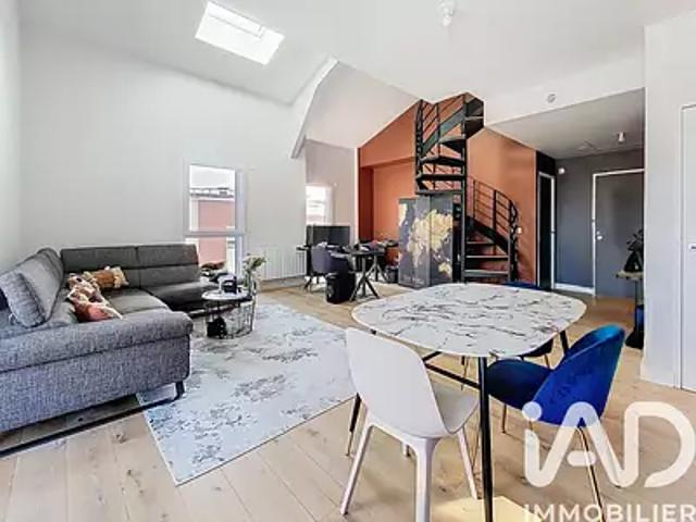 Voisins le Bretonneux 78960 Achat / Vente appartement 4 pièces t4 au dernier étage parking