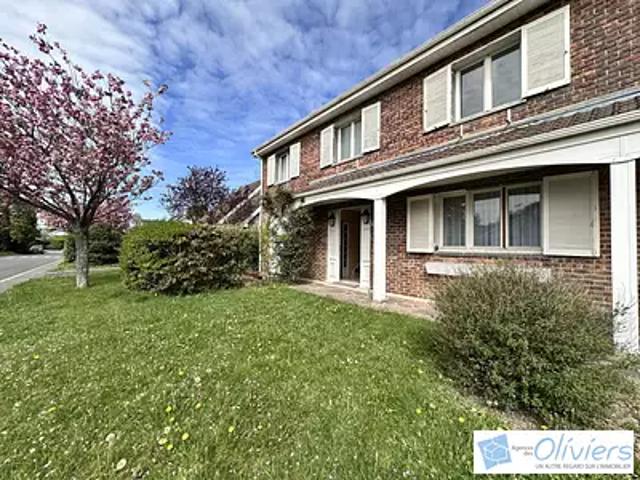 Voisins le Bretonneux 78960 Achat / Vente maison 7 pièces t7 parking