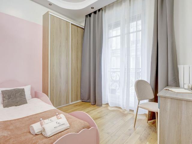 Voltaire Suite: Opulence in the heart of Paris, Paris Amsterdam Apartments for Rent