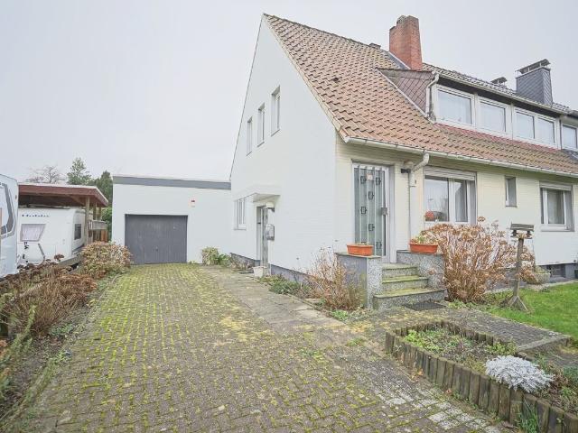 Volksbank Immobilien: Gepflegte Doppelhaushälfte mit Einliegerwohnung sucht neue Eigentümer!