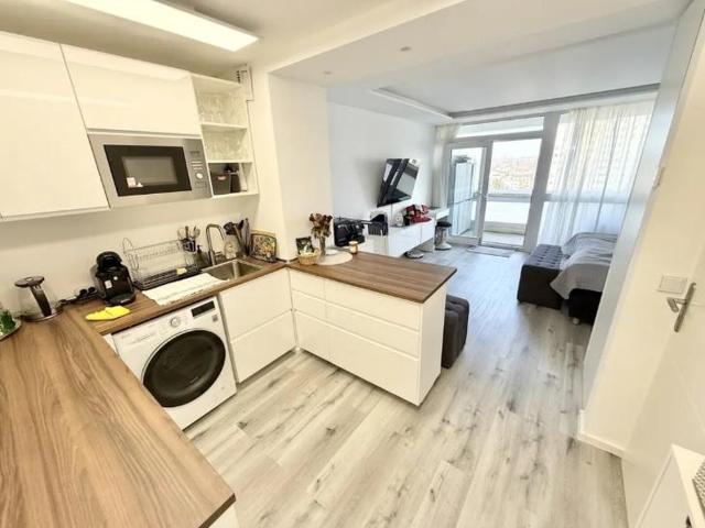 Voll möblierte und hochwertig sanierte 1 Zimmer Wohnung