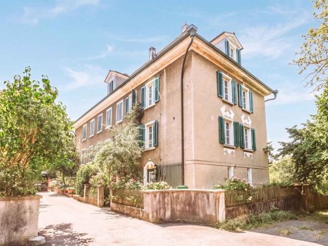 VOLL AUF DER HÖHE IN LUZERN CHARMANTES TRADITIONSHAUS
